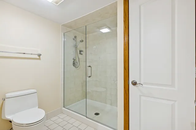 $425,000 | 724 12th Street, Unit 105, Wilmette, IL 60091