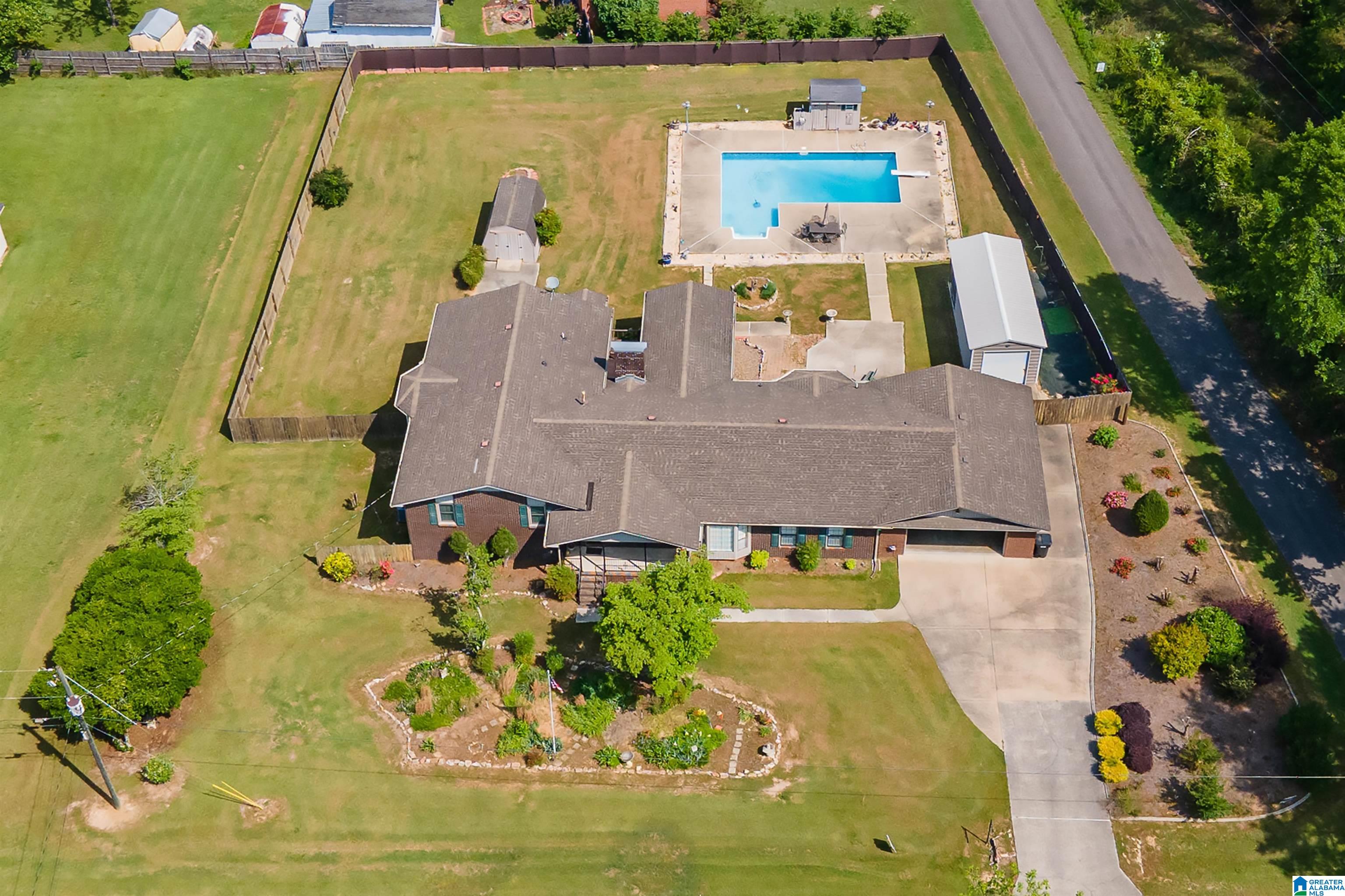 2172 Brookdale Road Gadsden, AL 35907 - Photo 1 of 76 Gallery Image 1
