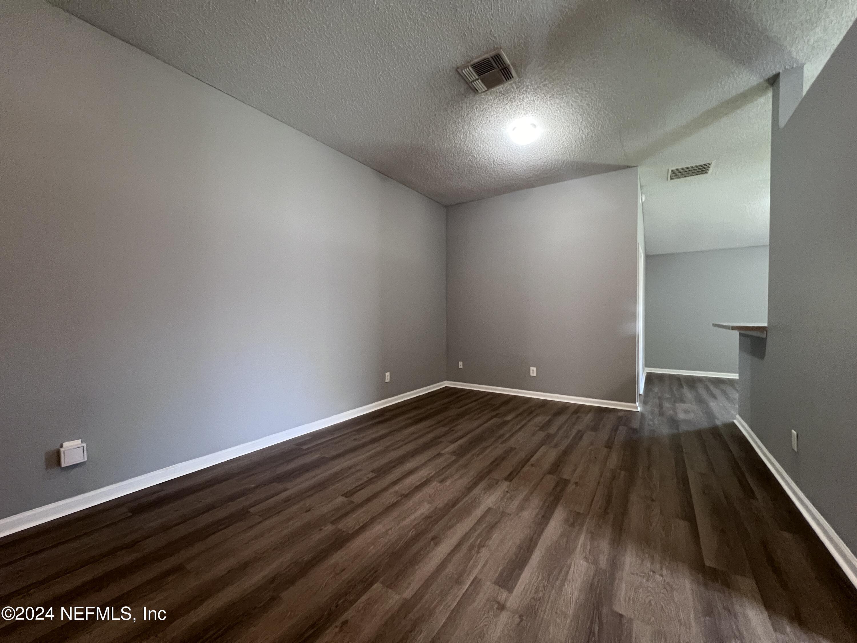 8701 Springtree Road Jacksonville, FL 32210 - Photo 5 of 28 IMG_3783