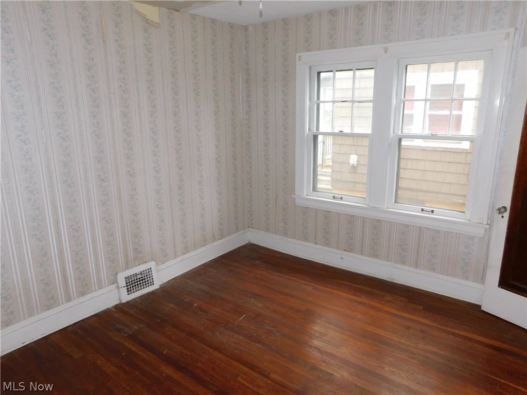 4694 Burleigh Road Cleveland, OH 44125 - Photo 11 of 14