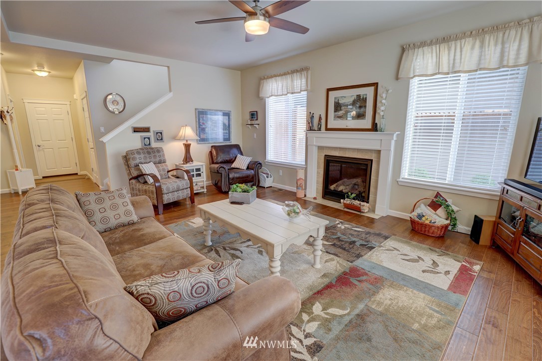 4643 Rochelle Street Southeast Lacey, WA 98503 - Photo 3 of 25 Gallery Image 3