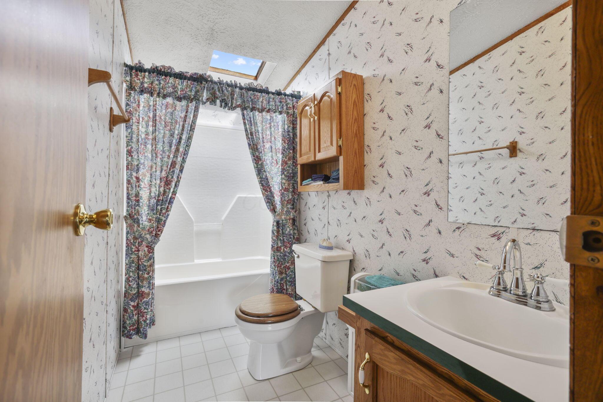 11791 Coontz Road Orient, OH 43146 - Photo 25 of 51 2nd Full Bathroom