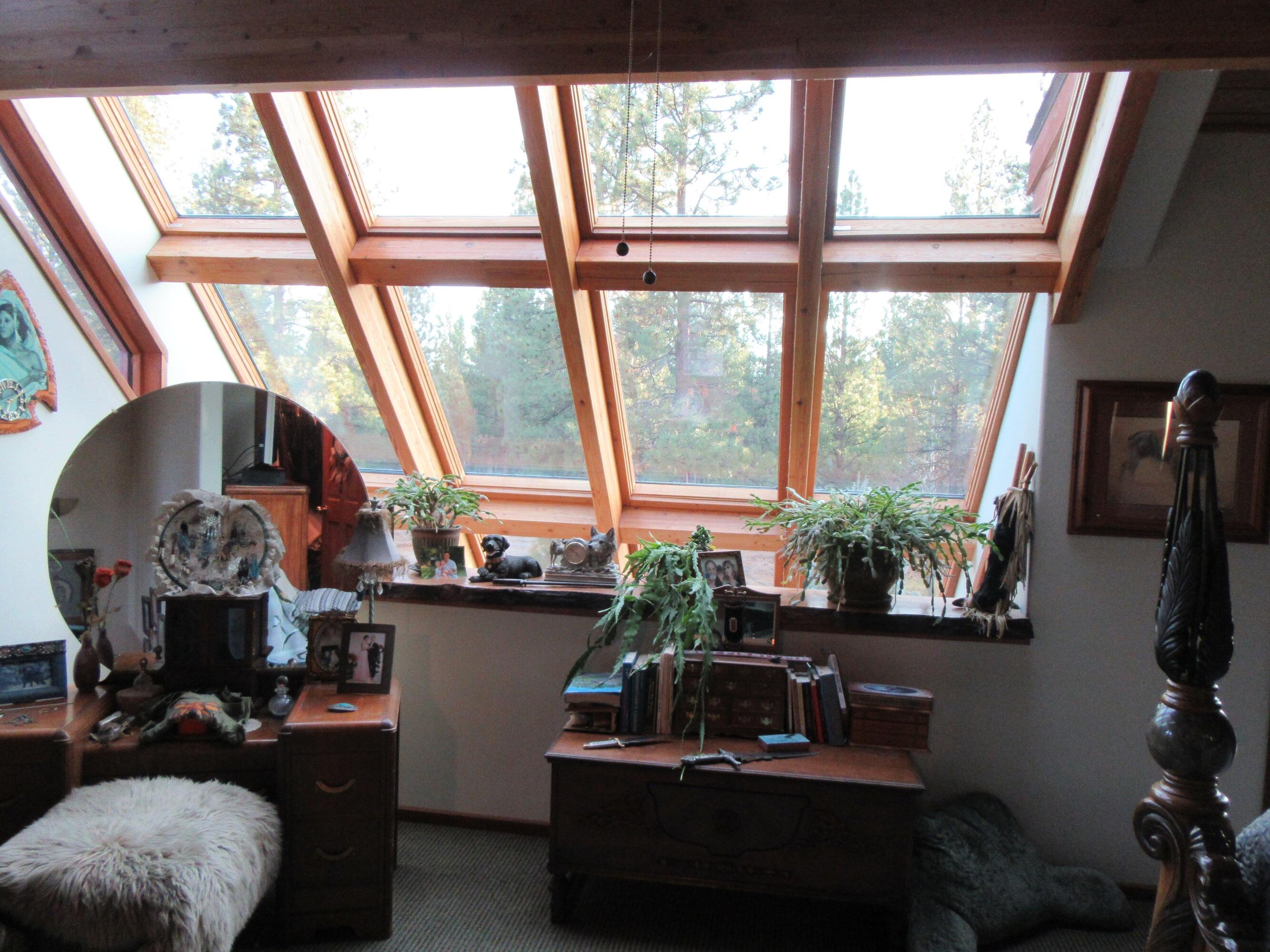 16144 Sprague River Road Chiloquin, OR 97624 - Photo 26 of 80 Primary Suite another view of windows