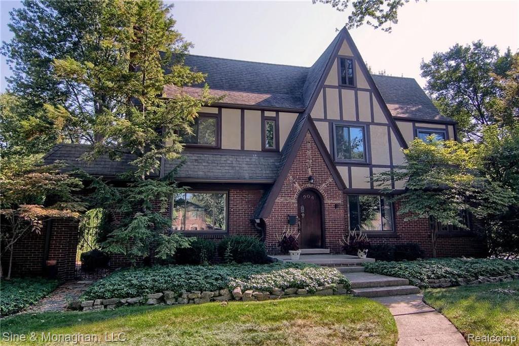904 Pemberton Road Grosse Pointe Park, MI 48230 - Photo 1 of 30