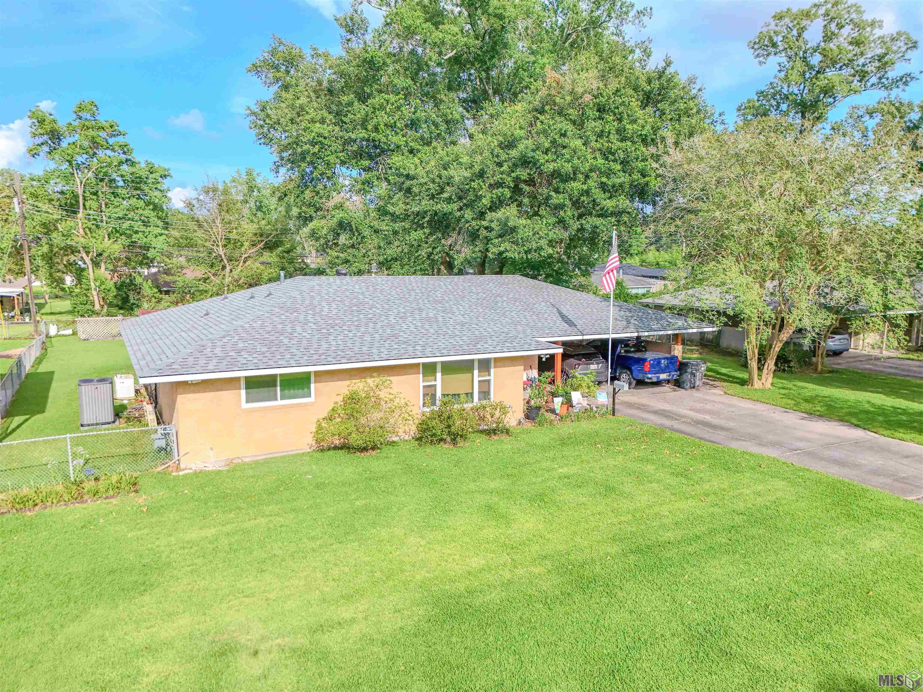 875 Woodhaven Street Baton Rouge, LA 70815 - Photo 2 of 15