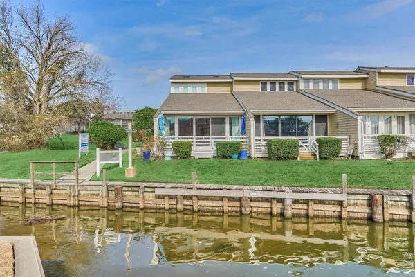 $449,900 | 1 April Point Drive South, Montgomery, TX 77356