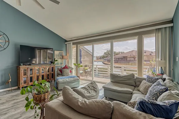 $449,900 | 1 April Point Drive South, Montgomery, TX 77356