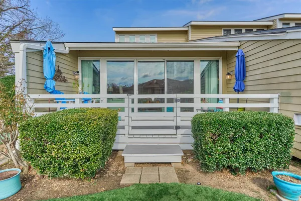 $449,900 | 1 April Point Drive South, Montgomery, TX 77356