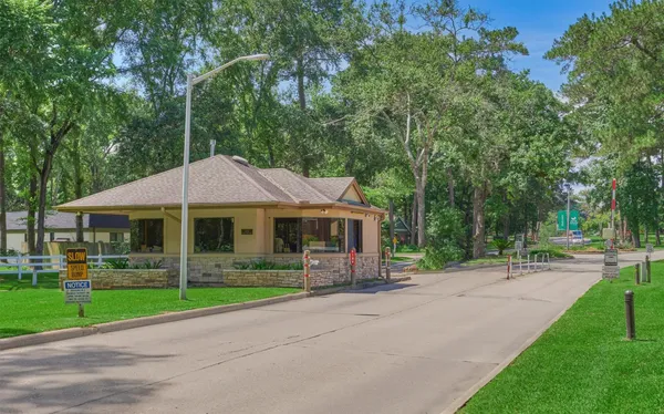 $449,900 | 1 April Point Drive South, Montgomery, TX 77356