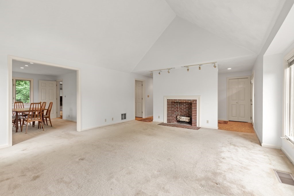 5 Potter Pond, Unit 5 Lexington, MA 02421 - Photo 9 of 39 Gallery Image 9