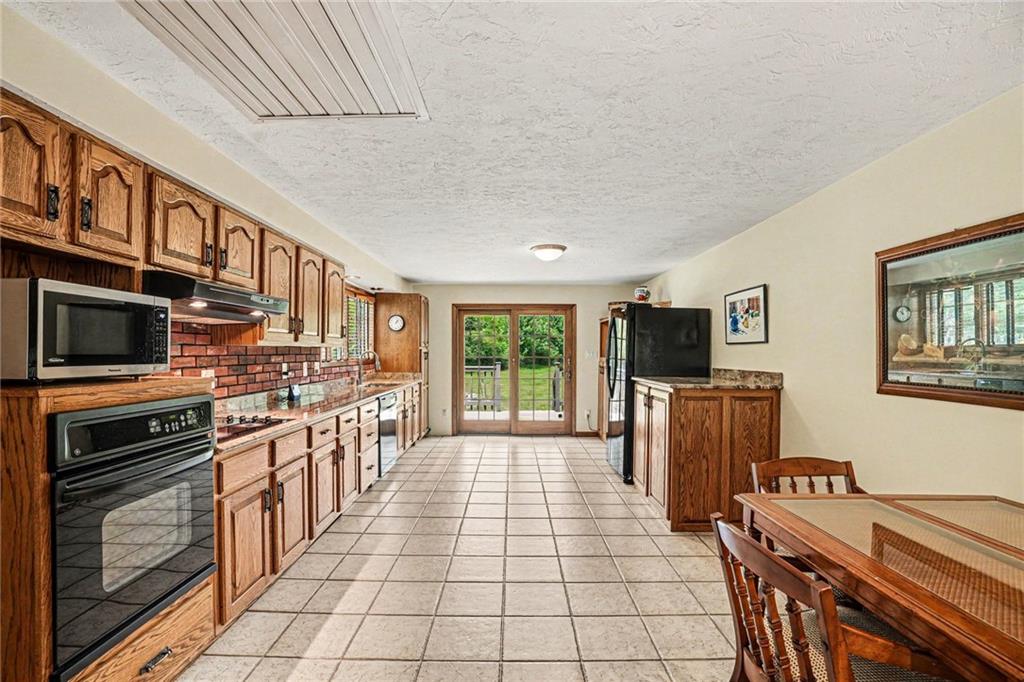 7717 Franklin Road Cranberry Township, PA 16066 - Photo 6 of 35