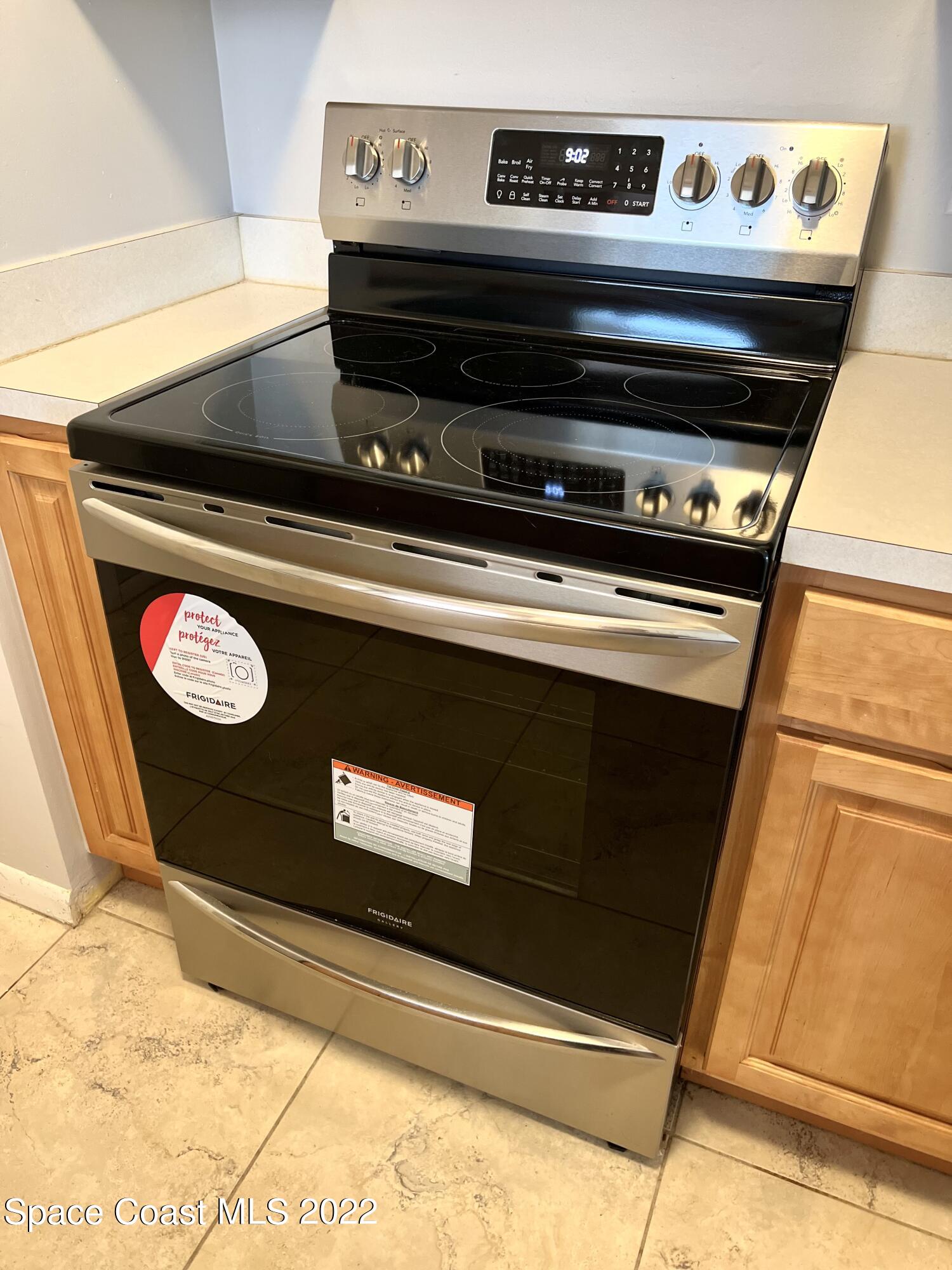 282 Fay Drive Indialantic, FL 32903 - Photo 17 of 27 a close view of stove