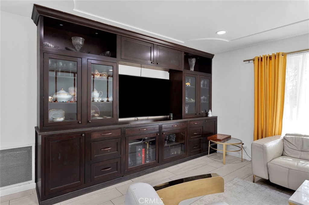 16081 Tude Road Apple Valley, CA 92307 - Photo 11 of 66