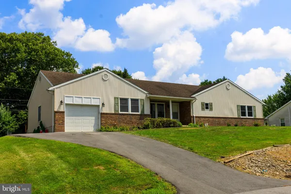 $349,900 | 13929 Green Mountain Drive, Maugansville, MD 21767