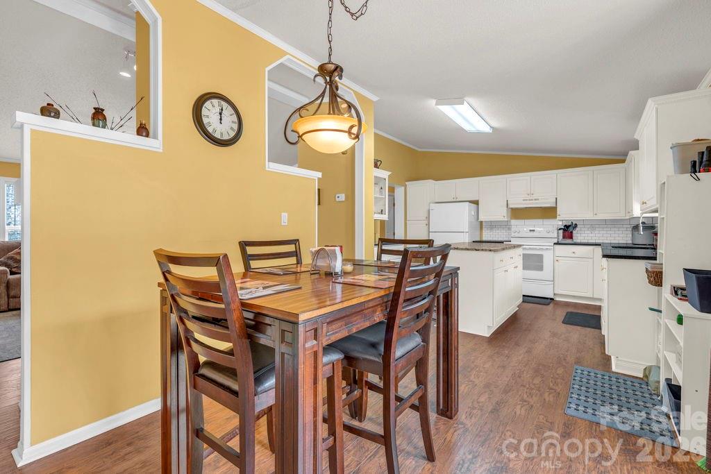 401 Lynn Gap Road Spruce Pine, NC 28777 - Photo 11 of 34