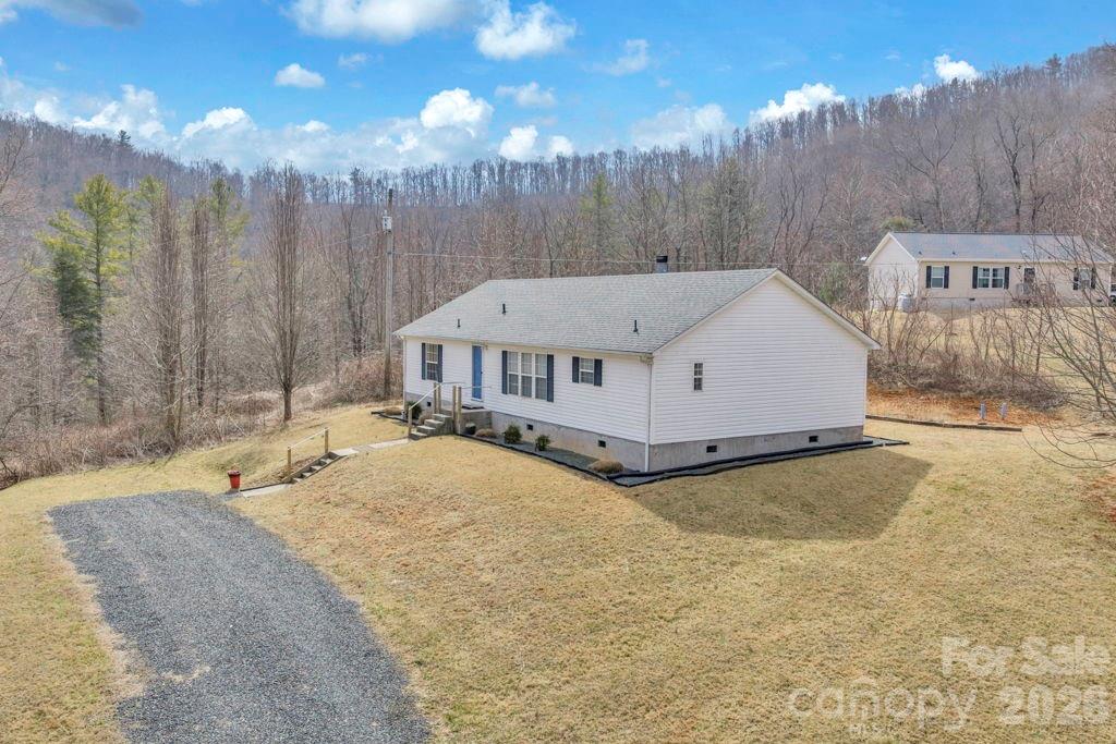 401 Lynn Gap Road Spruce Pine, NC 28777 - Photo 2 of 34