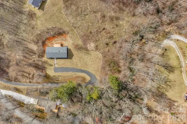 $325,000 | 401 Lynn Gap Road, Spruce Pine, NC 28777