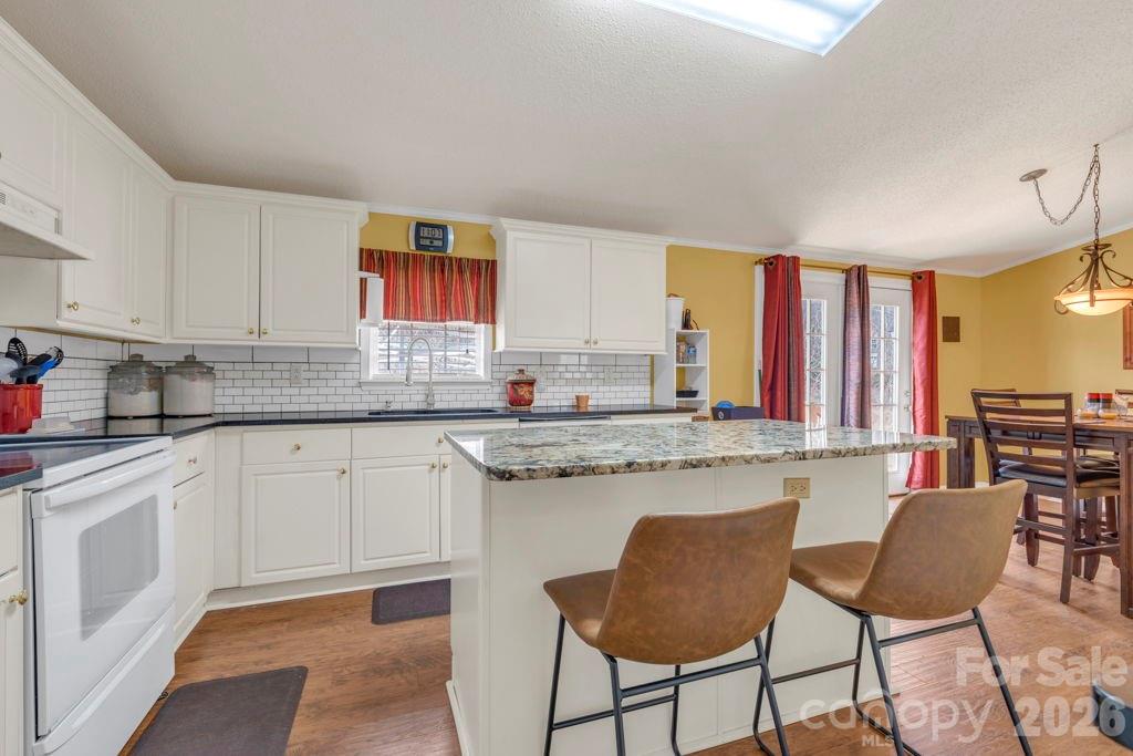 401 Lynn Gap Road Spruce Pine, NC 28777 - Photo 5 of 34