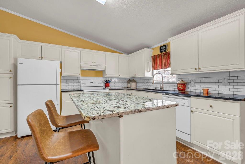 401 Lynn Gap Road Spruce Pine, NC 28777 - Photo 6 of 34