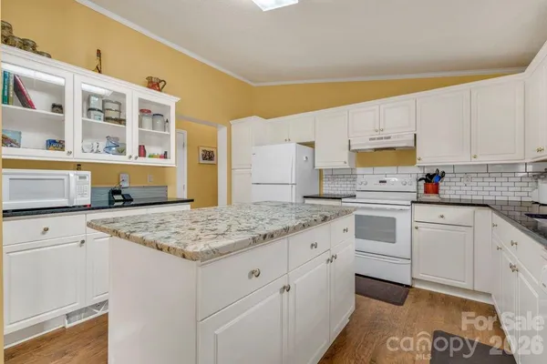 $325,000 | 401 Lynn Gap Road, Spruce Pine, NC 28777