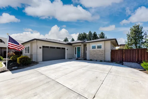 $599,900 | 3961 West Caragana Court, Meridian, ID 83646