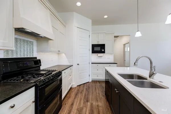 $599,900 | 3961 West Caragana Court, Meridian, ID 83646