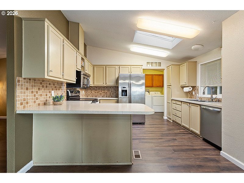 774 Southwest Sunset Way, Unit 79 Troutdale, OR 97060 - Photo 10 of 23 Kitchen