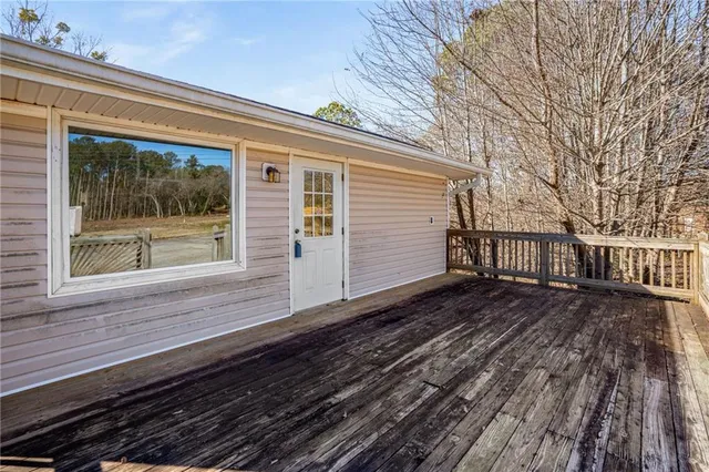 a view of a back yard of the house