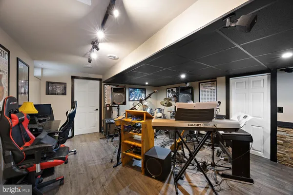 $655,000 | 418 Vanier Drive, Newark, DE 19711