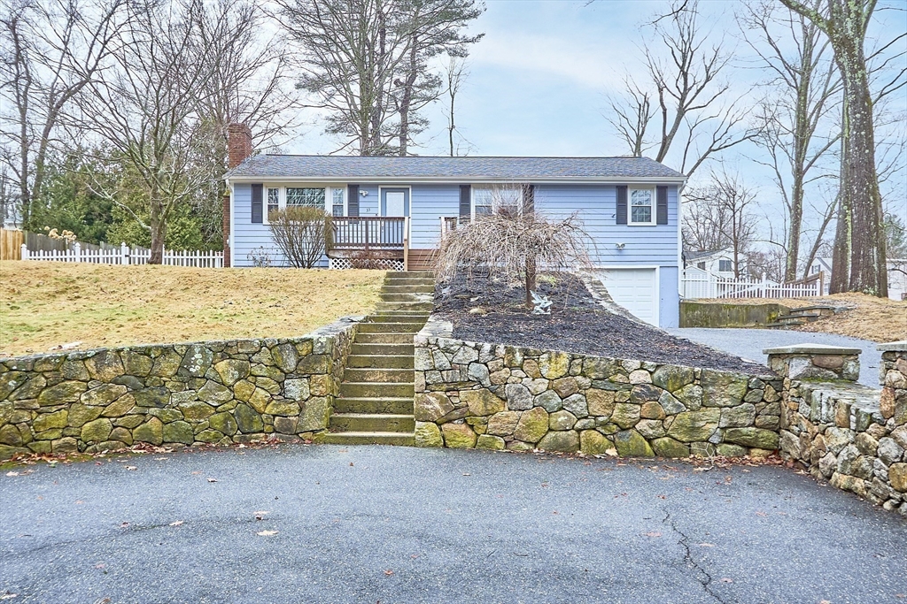 33 Eastview Road Hopkinton, MA 01748 - Photo 3 of 39 Gallery Image 3