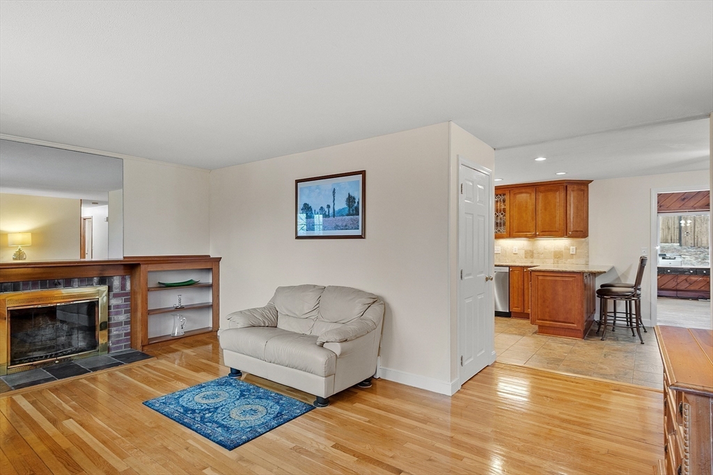 33 Eastview Road Hopkinton, MA 01748 - Photo 8 of 39 Gallery Image 8