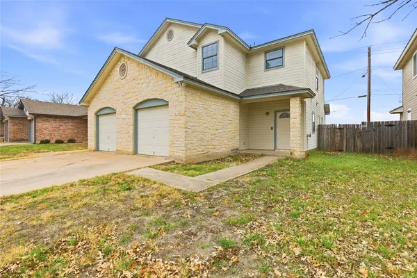 $2,200 | 2622 Gwendolyn Lane, Unit B, Austin, TX 78748