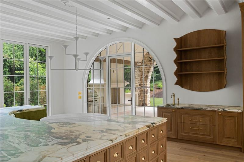 41 Blackland Road Northwest Atlanta, GA 30342 - Photo 13 of 106