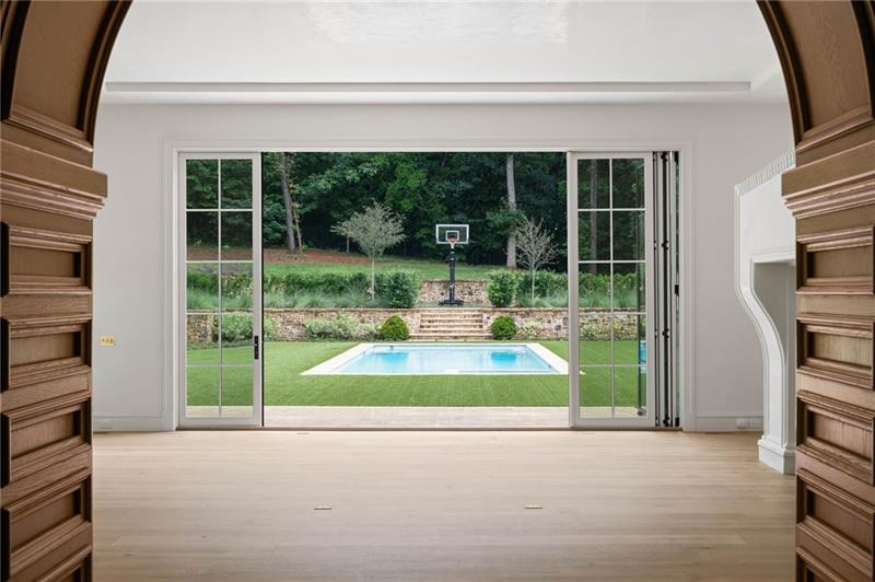 41 Blackland Road Northwest Atlanta, GA 30342 - Photo 8 of 106