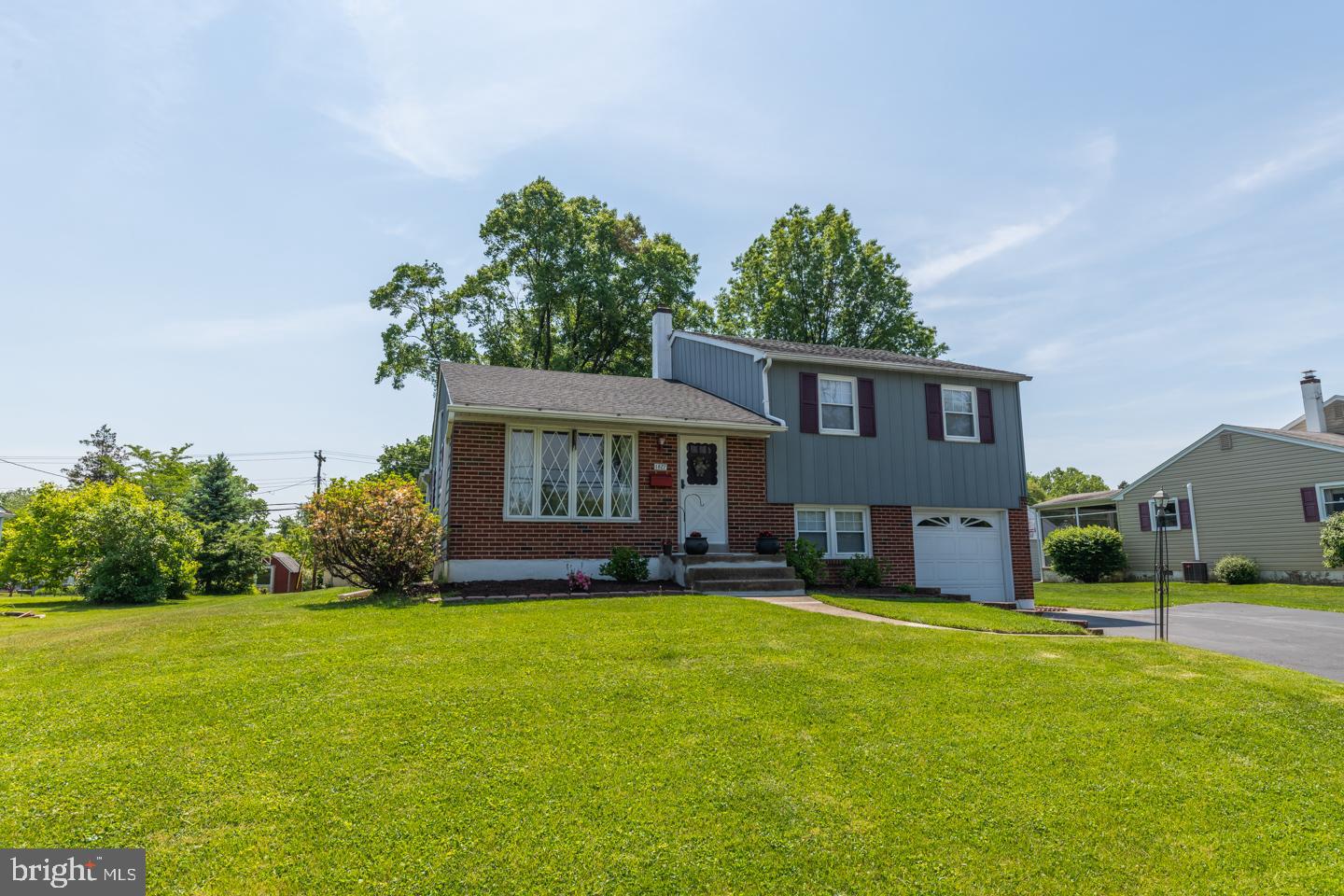 1827 Twining Road Willow Grove, PA 19090 - Photo 2 of 33 Fantastic 2 Story HOme