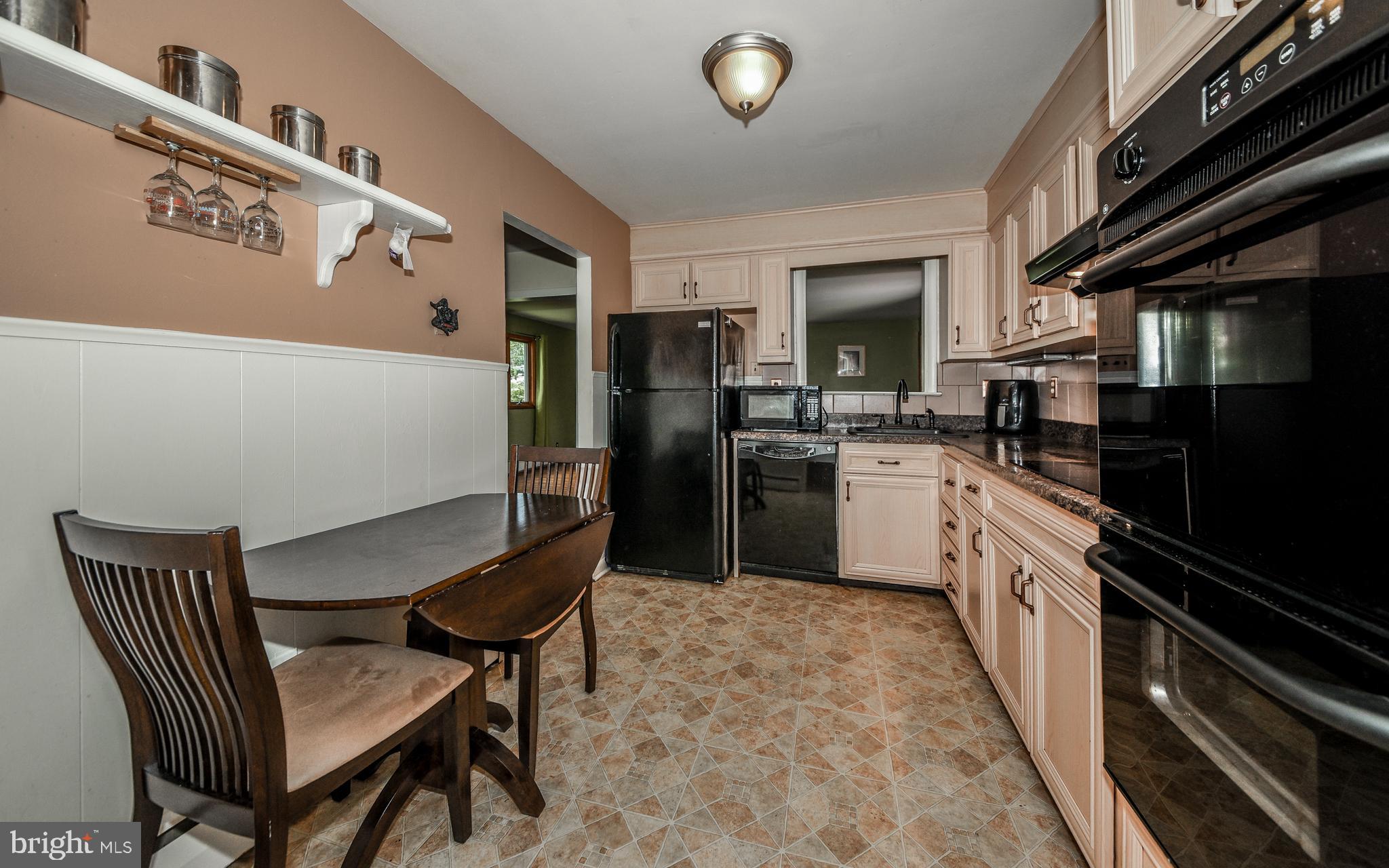 1827 Twining Road Willow Grove, PA 19090 - Photo 16 of 33 Updated Kitchen