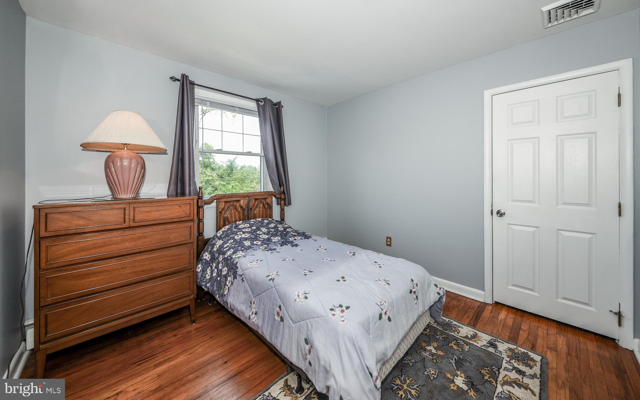 1827 Twining Road Willow Grove, PA 19090 - Photo 25 of 33 Second Bedoom