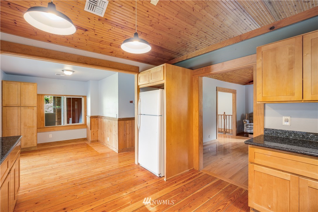 17510 Southeast 121st Place Renton, WA 98059 - Photo 14 of 40 a view of an empty room