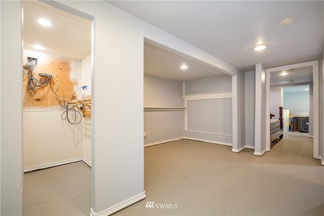 17510 Southeast 121st Place Renton, WA 98059 - Photo 21 of 40 a view of empty room