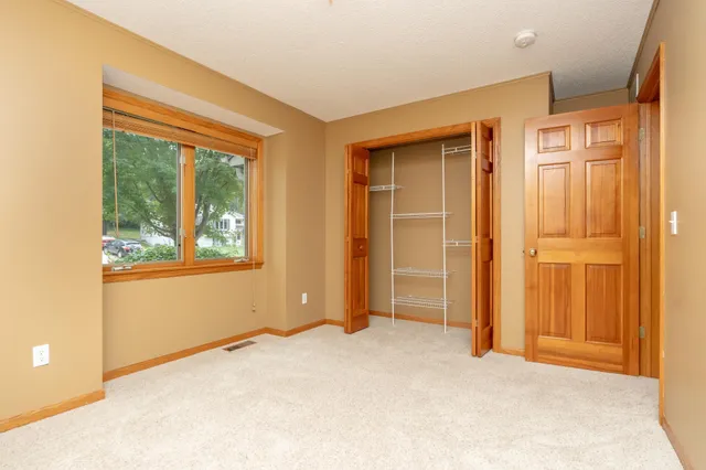 $479,900 | 910 West Deercreek Parkway, Belle Plaine, MN 56011