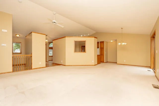 $479,900 | 910 West Deercreek Parkway, Belle Plaine, MN 56011