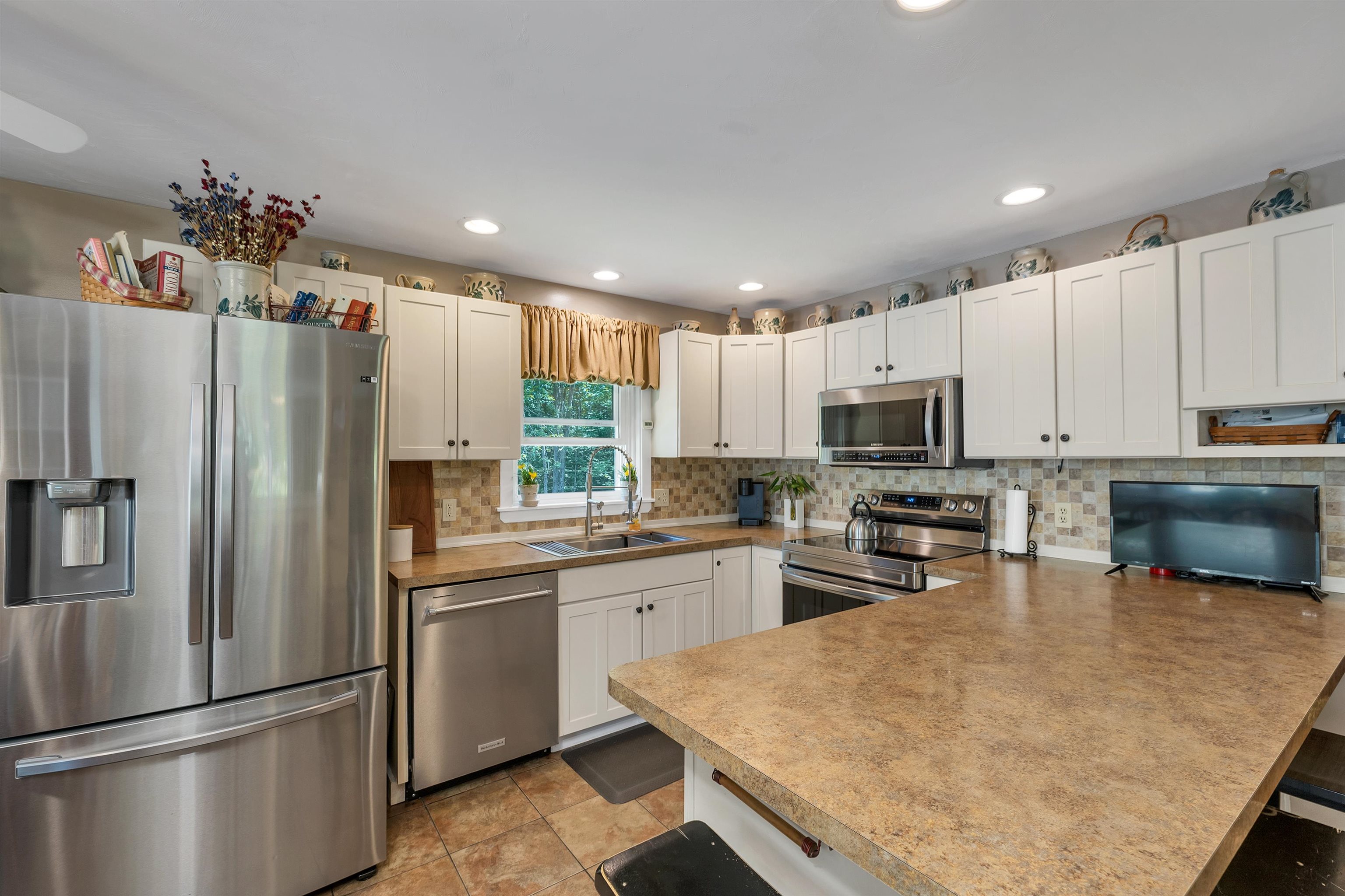 358 Roller Coaster Road Laconia, NH 03246 - Photo 6 of 55