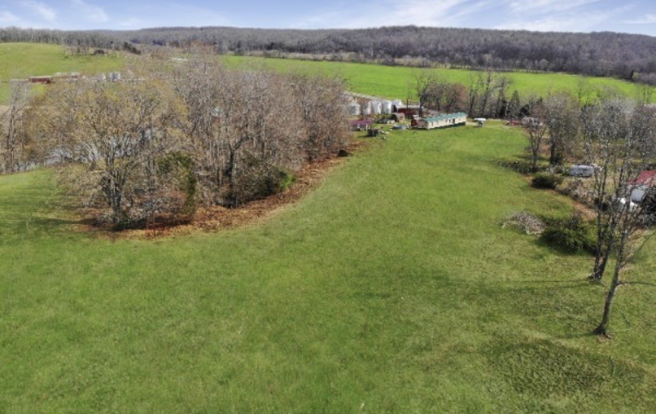 3989 Cadiz Road Bumpus Mills, TN 37028 - Photo 36 of 45