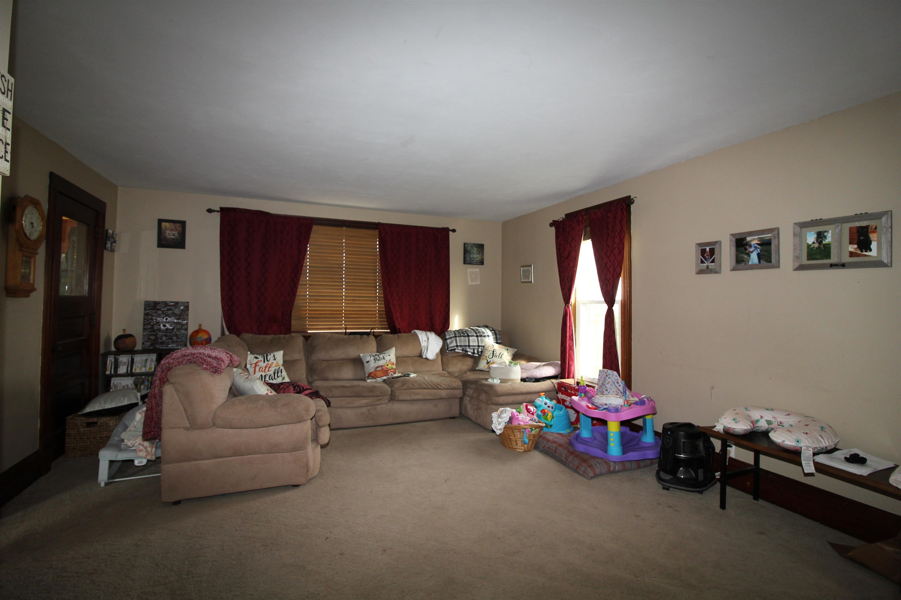 3543 West Prairie Road Freeport, IL 61032 - Photo 6 of 28 a living room with furniture and a flat screen tv
