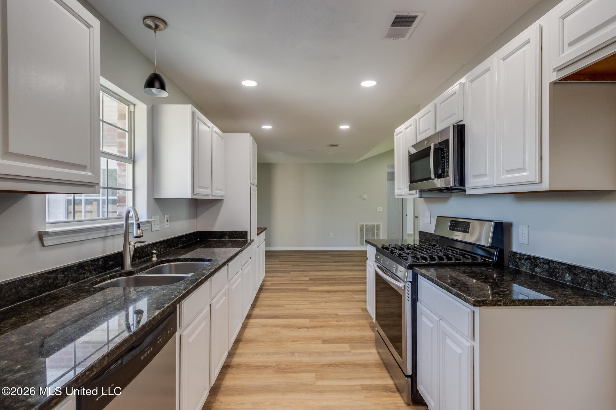 20075 Pineville Road Long Beach, MS 39560 - Photo 3 of 18 IMG_0830-2