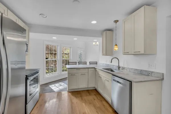 $2,100 | 515 Hemstead Street, Nashville, TN 37209