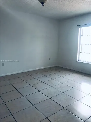 $249,000 | 17600 Northwest 68th Avenue, Unit B3006, Hialeah, FL 33015