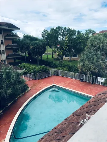 $249,000 | 17600 Northwest 68th Avenue, Unit B3006, Hialeah, FL 33015