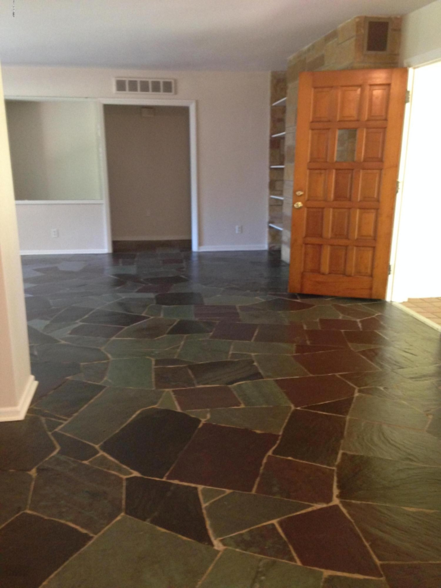 375 Montezuma Road Benton Harbor, MI 49022 - Photo 14 of 33 IMG_2307