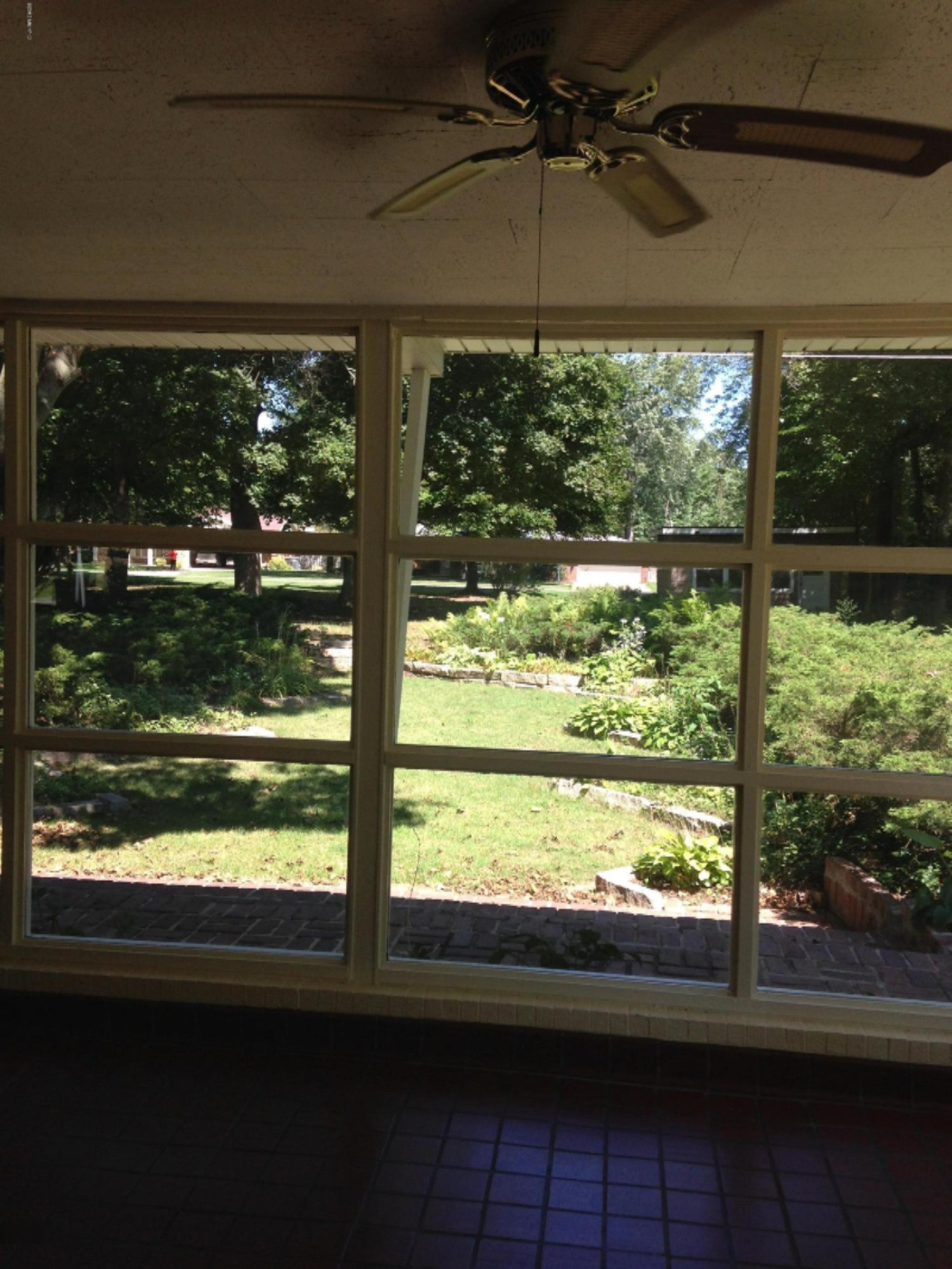 375 Montezuma Road Benton Harbor, MI 49022 - Photo 18 of 33 IMG_2315
